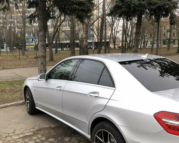 Серый Мерседес Е-Класс, объемом двигателя 2 л и пробегом 249 тыс. км за 10700 $, фото 5 на Automoto.ua