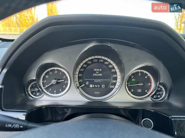 Серый Мерседес Е-Класс, объемом двигателя 2.14 л и пробегом 245 тыс. км за 11900 $, фото 33 на Automoto.ua