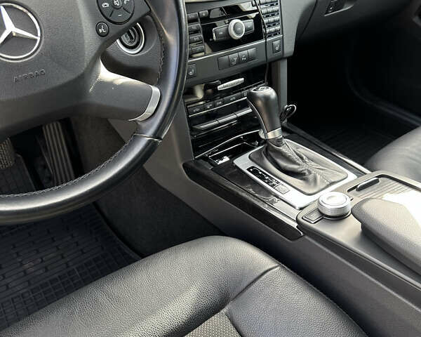 Мерседес Е-Клас 2010 у Бершаде на Automoto.ua Сірий Мерседес Е-Клас, об'ємом двигуна 2 л та пробігом 116 тис. км за 14500 $, фото 28 на Automoto.ua