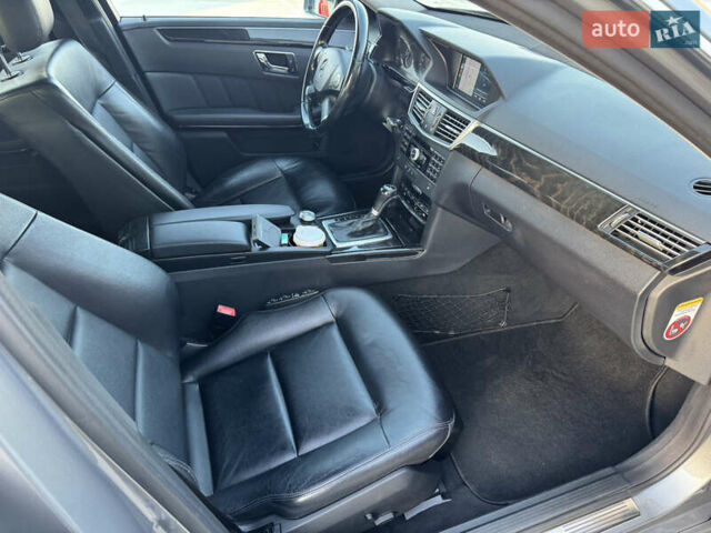 Сірий Мерседес Е-Клас, об'ємом двигуна 2.14 л та пробігом 246 тис. км за 12500 $, фото 21 на Automoto.ua