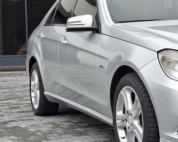 Сірий Мерседес Е-Клас, об'ємом двигуна 2.14 л та пробігом 280 тис. км за 10700 $, фото 5 на Automoto.ua