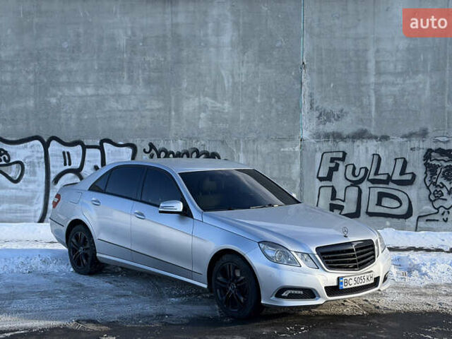 Сірий Мерседес Е-Клас, об'ємом двигуна 3 л та пробігом 238 тис. км за 15900 $, фото 1 на Automoto.ua