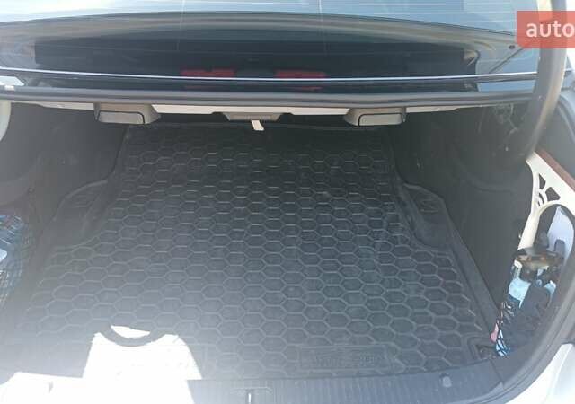 Серый Мерседес Е-Класс, объемом двигателя 2.2 л и пробегом 420 тыс. км за 10800 $, фото 13 на Automoto.ua