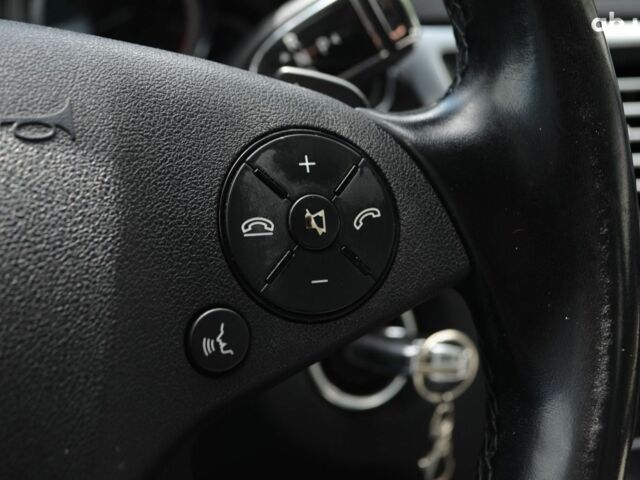 Серый Мерседес Е-Класс, объемом двигателя 3.5 л и пробегом 284 тыс. км за 14500 $, фото 16 на Automoto.ua