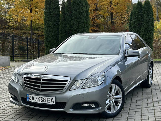 Мерседес Е-Клас 2010 у Прилуках на Automoto.ua Сірий Мерседес Е-Клас, об'ємом двигуна 3.5 л та пробігом 278 тис. км за 11400 $, фото 1 на Automoto.ua