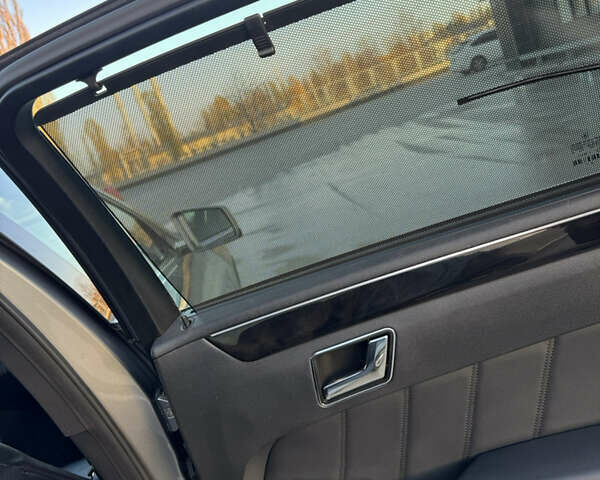 Серый Мерседес Е-Класс, объемом двигателя 2.14 л и пробегом 245 тыс. км за 11900 $, фото 28 на Automoto.ua