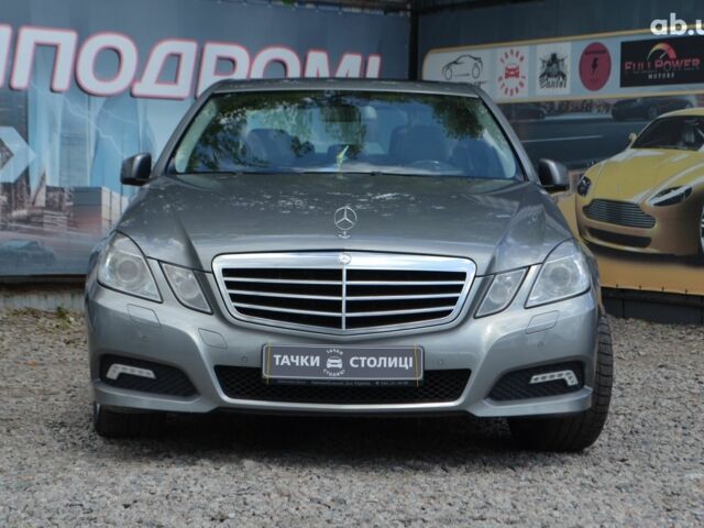 Серый Мерседес Е-Класс, объемом двигателя 3.5 л и пробегом 284 тыс. км за 14500 $, фото 1 на Automoto.ua