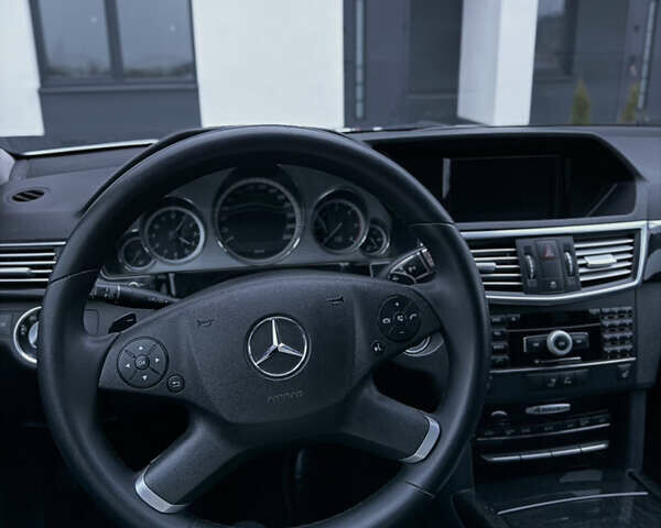 Серый Мерседес Е-Класс, объемом двигателя 3 л и пробегом 315 тыс. км за 12999 $, фото 8 на Automoto.ua