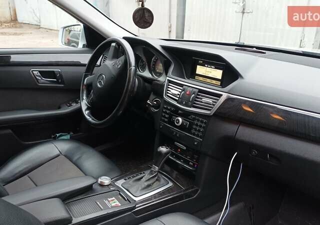 Серый Мерседес Е-Класс, объемом двигателя 2.2 л и пробегом 420 тыс. км за 10800 $, фото 18 на Automoto.ua