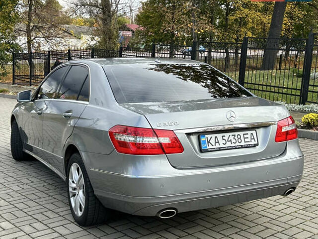 Мерседес Е-Клас 2010 у Прилуках на Automoto.ua Сірий Мерседес Е-Клас, об'ємом двигуна 3.5 л та пробігом 278 тис. км за 11400 $, фото 4 на Automoto.ua