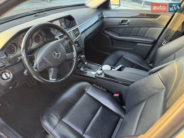Сірий Мерседес Е-Клас, об'ємом двигуна 2.14 л та пробігом 246 тис. км за 12500 $, фото 35 на Automoto.ua