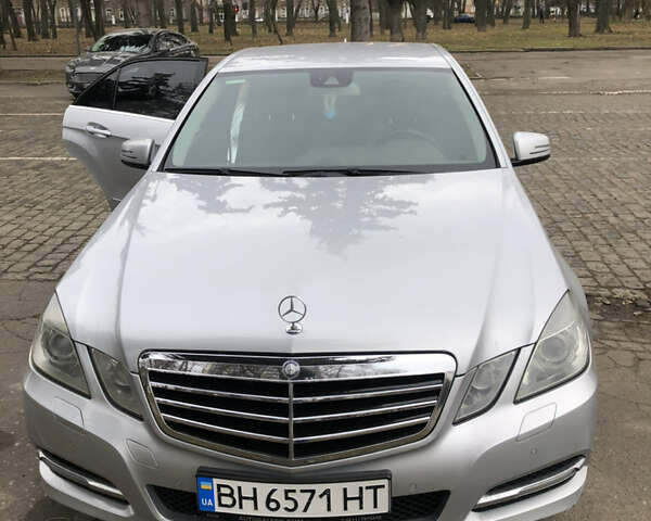 Серый Мерседес Е-Класс, объемом двигателя 2 л и пробегом 249 тыс. км за 10700 $, фото 7 на Automoto.ua