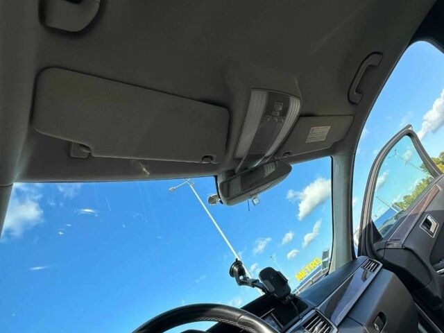 Серый Мерседес Е-Класс, объемом двигателя 2.1 л и пробегом 287 тыс. км за 9550 $, фото 19 на Automoto.ua