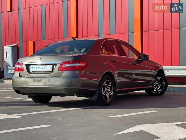 Серый Мерседес Е-Класс, объемом двигателя 2.2 л и пробегом 227 тыс. км за 15499 $, фото 9 на Automoto.ua