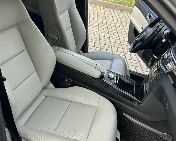 Мерседес Е-Клас 2010 у Прилуках на Automoto.ua Сірий Мерседес Е-Клас, об'ємом двигуна 3.5 л та пробігом 278 тис. км за 11400 $, фото 22 на Automoto.ua