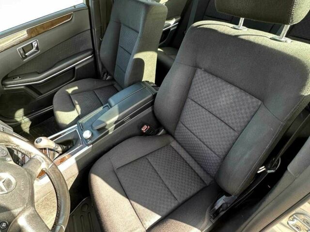 Серый Мерседес Е-Класс, объемом двигателя 2.1 л и пробегом 287 тыс. км за 9550 $, фото 11 на Automoto.ua