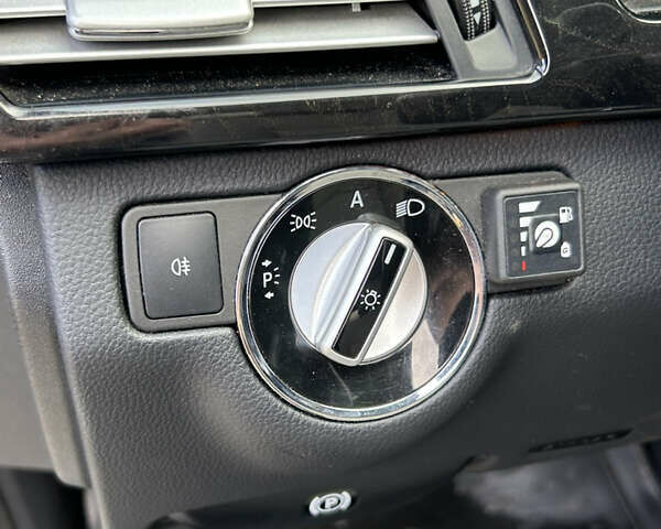 Мерседес Е-Клас 2010 у Прилуках на Automoto.ua Сірий Мерседес Е-Клас, об'ємом двигуна 3.5 л та пробігом 278 тис. км за 11400 $, фото 15 на Automoto.ua