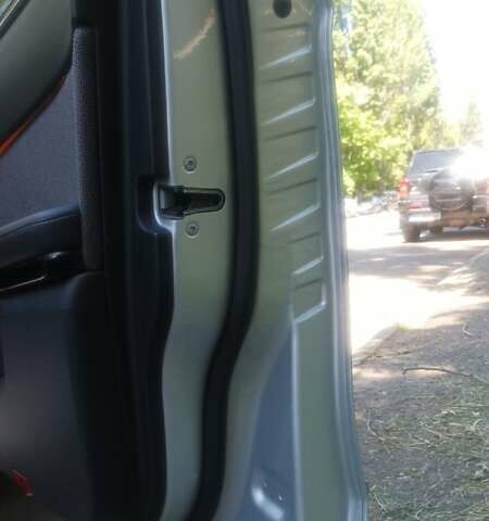 Серый Мерседес Е-Класс, объемом двигателя 2.2 л и пробегом 420 тыс. км за 10800 $, фото 6 на Automoto.ua