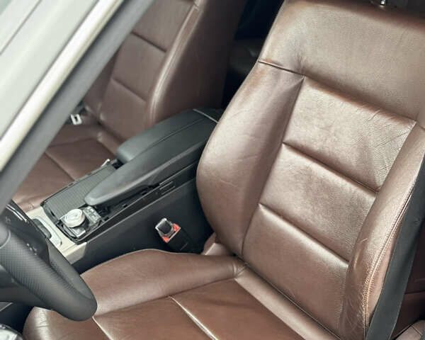 Мерседес Е-Клас 2010 у Києві на Automoto.ua Сірий Мерседес Е-Клас, об'ємом двигуна 2.14 л та пробігом 398 тис. км за 13900 $, фото 12 на Automoto.ua