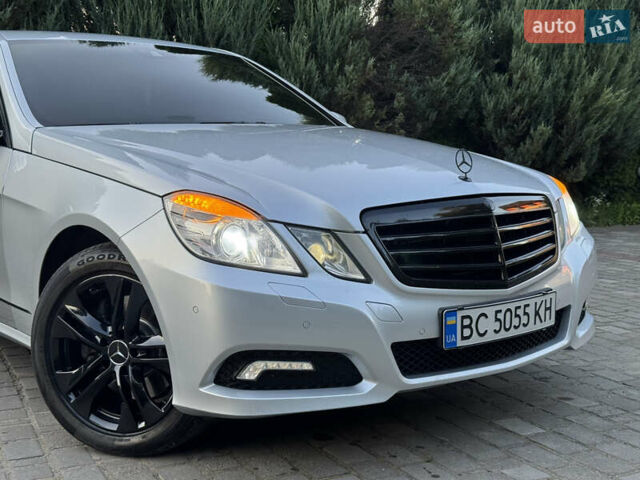 Сірий Мерседес Е-Клас, об'ємом двигуна 2.99 л та пробігом 215 тис. км за 13499 $, фото 13 на Automoto.ua
