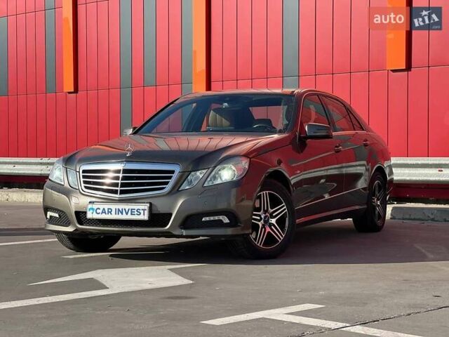 Серый Мерседес Е-Класс, объемом двигателя 2.2 л и пробегом 227 тыс. км за 15499 $, фото 4 на Automoto.ua