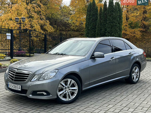 Мерседес Е-Клас 2010 у Прилуках на Automoto.ua Сірий Мерседес Е-Клас, об'ємом двигуна 3.5 л та пробігом 278 тис. км за 11400 $, фото 2 на Automoto.ua