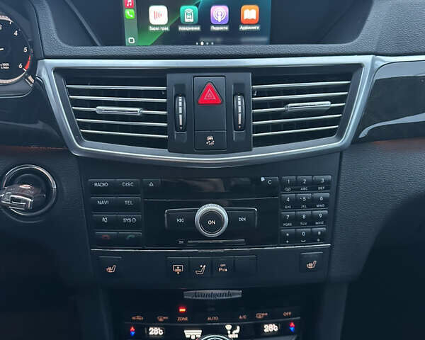 Сірий Мерседес Е-Клас, об'ємом двигуна 2.2 л та пробігом 246 тис. км за 12000 $, фото 24 на Automoto.ua