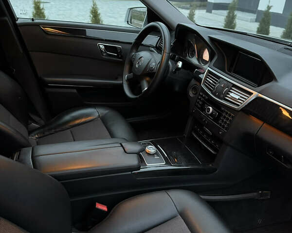 Серый Мерседес Е-Класс, объемом двигателя 3 л и пробегом 315 тыс. км за 12999 $, фото 14 на Automoto.ua