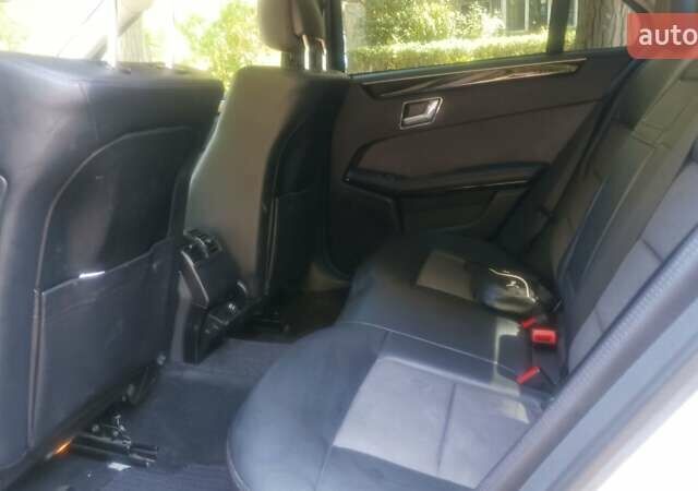 Серый Мерседес Е-Класс, объемом двигателя 2.2 л и пробегом 420 тыс. км за 10800 $, фото 8 на Automoto.ua