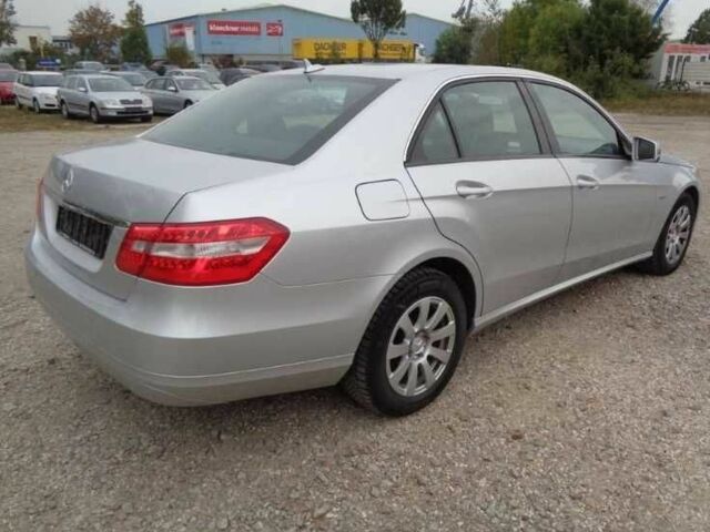 Серый Мерседес Е-Класс, объемом двигателя 2.1 л и пробегом 287 тыс. км за 9550 $, фото 3 на Automoto.ua