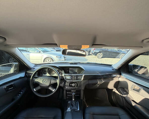 Серый Мерседес Е-Класс, объемом двигателя 2 л и пробегом 248 тыс. км за 11300 $, фото 7 на Automoto.ua