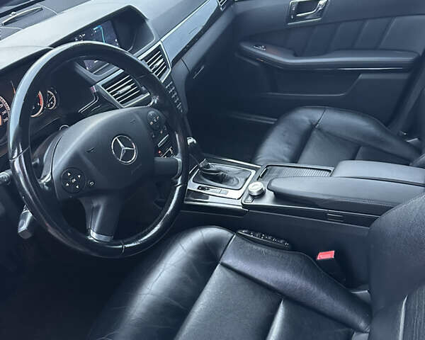 Сірий Мерседес Е-Клас, об'ємом двигуна 2.2 л та пробігом 246 тис. км за 12000 $, фото 39 на Automoto.ua