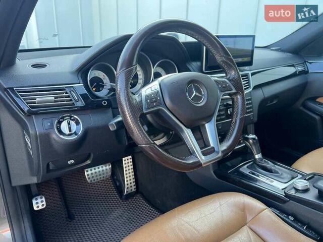 Серый Мерседес Е-Класс, объемом двигателя 2.2 л и пробегом 227 тыс. км за 15499 $, фото 14 на Automoto.ua