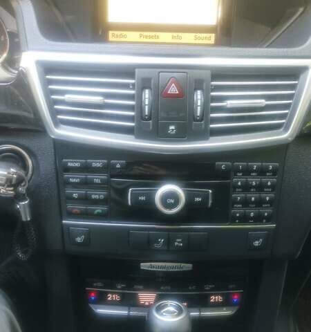 Серый Мерседес Е-Класс, объемом двигателя 2.2 л и пробегом 420 тыс. км за 10800 $, фото 1 на Automoto.ua