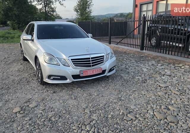 Серый Мерседес Е-Класс, объемом двигателя 2.2 л и пробегом 268 тыс. км за 10950 $, фото 9 на Automoto.ua
