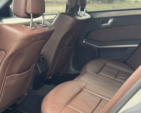 Мерседес Е-Клас 2010 у Києві на Automoto.ua Сірий Мерседес Е-Клас, об'ємом двигуна 2.14 л та пробігом 398 тис. км за 13900 $, фото 17 на Automoto.ua