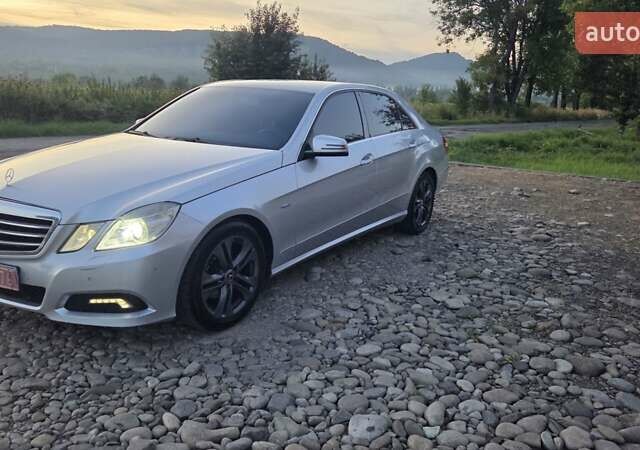 Мерседес Е-Класс 2010 в Тячеве на Automoto.ua Серый Мерседес Е-Класс, объемом двигателя 2.2 л и пробегом 268 тыс. км за 11200 $, фото 4 на Automoto.ua