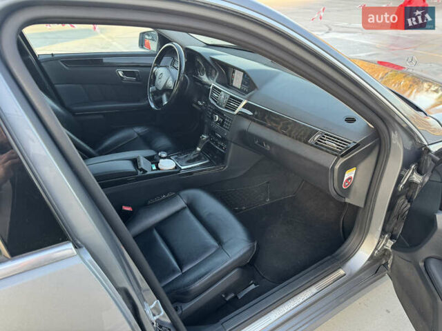 Серый Мерседес Е-Класс, объемом двигателя 2.14 л и пробегом 245 тыс. км за 11900 $, фото 25 на Automoto.ua