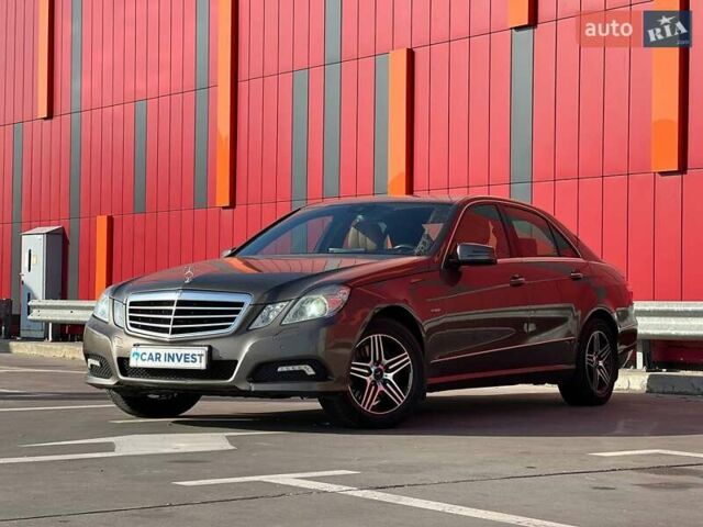 Серый Мерседес Е-Класс, объемом двигателя 2.2 л и пробегом 227 тыс. км за 15499 $, фото 3 на Automoto.ua