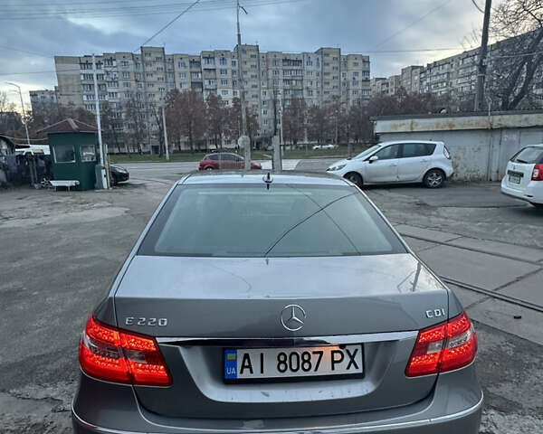 Сірий Мерседес Е-Клас, об'ємом двигуна 2.2 л та пробігом 246 тис. км за 11400 $, фото 20 на Automoto.ua