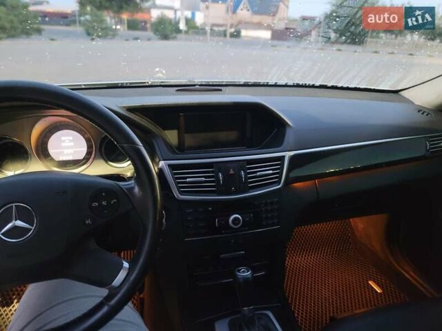Сірий Мерседес Е-Клас, об'ємом двигуна 2.14 л та пробігом 382 тис. км за 12000 $, фото 4 на Automoto.ua