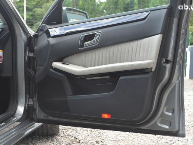 Серый Мерседес Е-Класс, объемом двигателя 3.5 л и пробегом 284 тыс. км за 14500 $, фото 12 на Automoto.ua