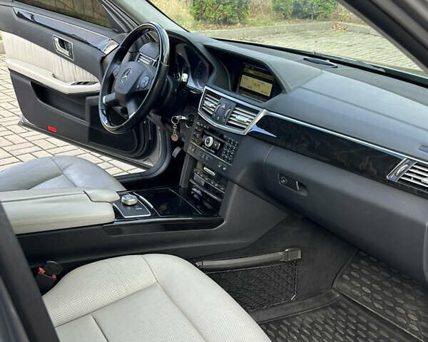 Мерседес Е-Клас 2010 у Прилуках на Automoto.ua Сірий Мерседес Е-Клас, об'ємом двигуна 3.5 л та пробігом 278 тис. км за 11400 $, фото 21 на Automoto.ua