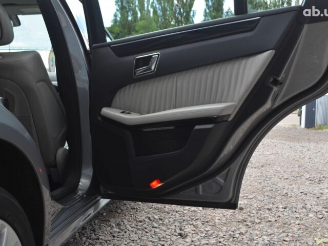 Серый Мерседес Е-Класс, объемом двигателя 3.5 л и пробегом 284 тыс. км за 14500 $, фото 13 на Automoto.ua