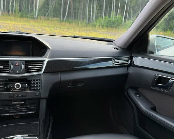 Сірий Мерседес Е-Клас, об'ємом двигуна 2.99 л та пробігом 250 тис. км за 13499 $, фото 14 на Automoto.ua