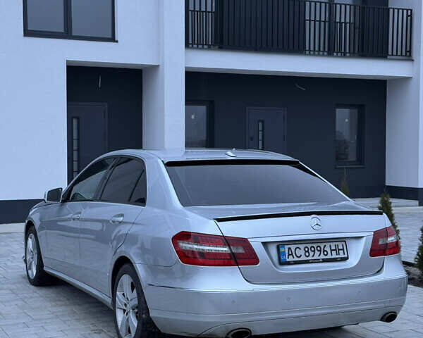 Серый Мерседес Е-Класс, объемом двигателя 3 л и пробегом 315 тыс. км за 12999 $, фото 6 на Automoto.ua