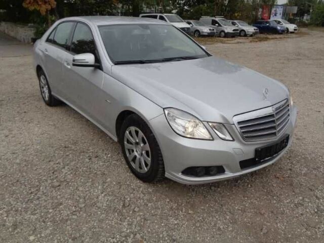 Серый Мерседес Е-Класс, объемом двигателя 2.1 л и пробегом 287 тыс. км за 9550 $, фото 2 на Automoto.ua