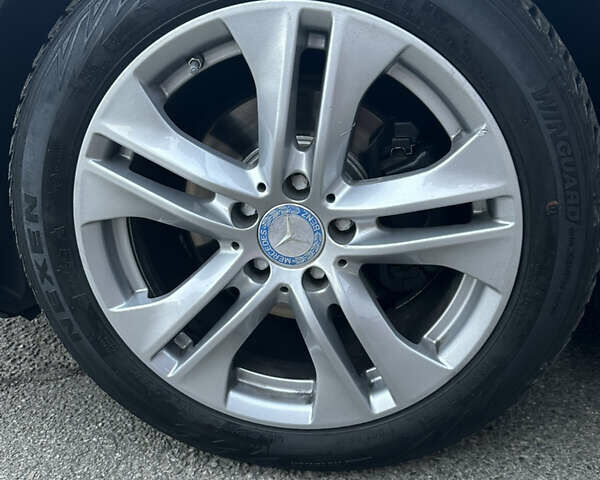 Серый Мерседес Е-Класс, объемом двигателя 2.2 л и пробегом 246 тыс. км за 12000 $, фото 14 на Automoto.ua