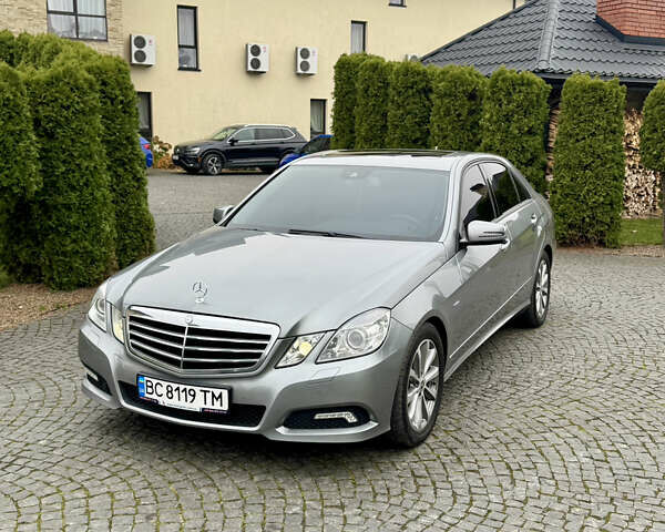 Сірий Мерседес Е-Клас, об'ємом двигуна 3 л та пробігом 302 тис. км за 15700 $, фото 1 на Automoto.ua