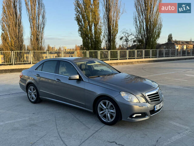 Серый Мерседес Е-Класс, объемом двигателя 2.14 л и пробегом 245 тыс. км за 11900 $, фото 6 на Automoto.ua